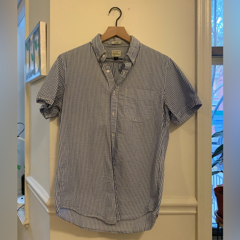 Jcrew Mens short sleeve seersucker shirt. Size S. Like new.